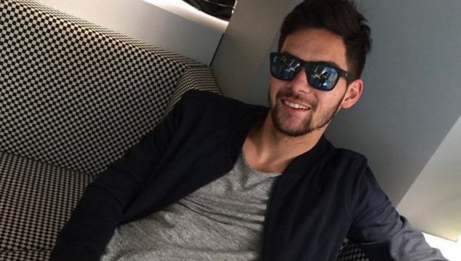 Pengaruh Gaya Kumis Terhadap Popularitas Sandy Walsh